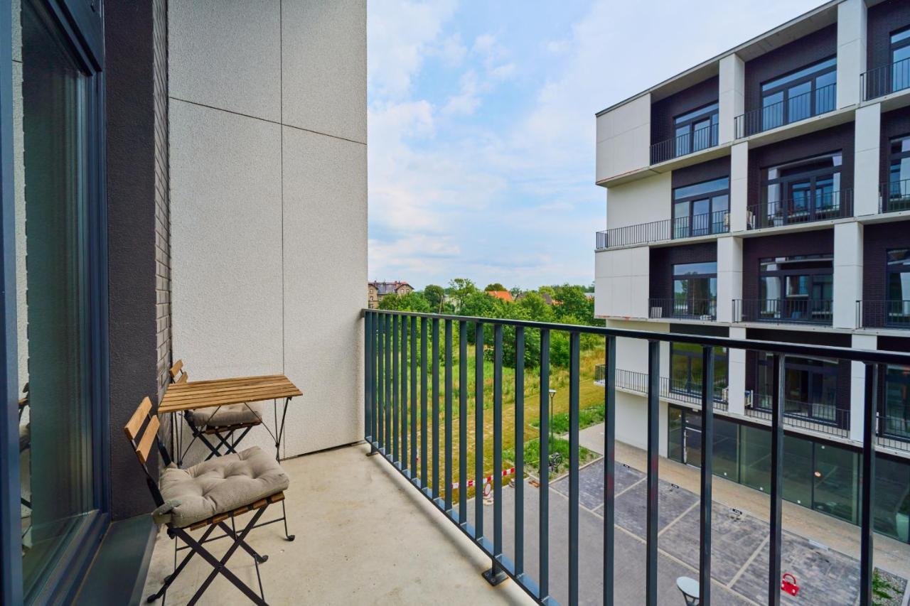 Mezzanine Studio Apartments Zarembowicza Wroclaw Airport By Renters Exterior photo