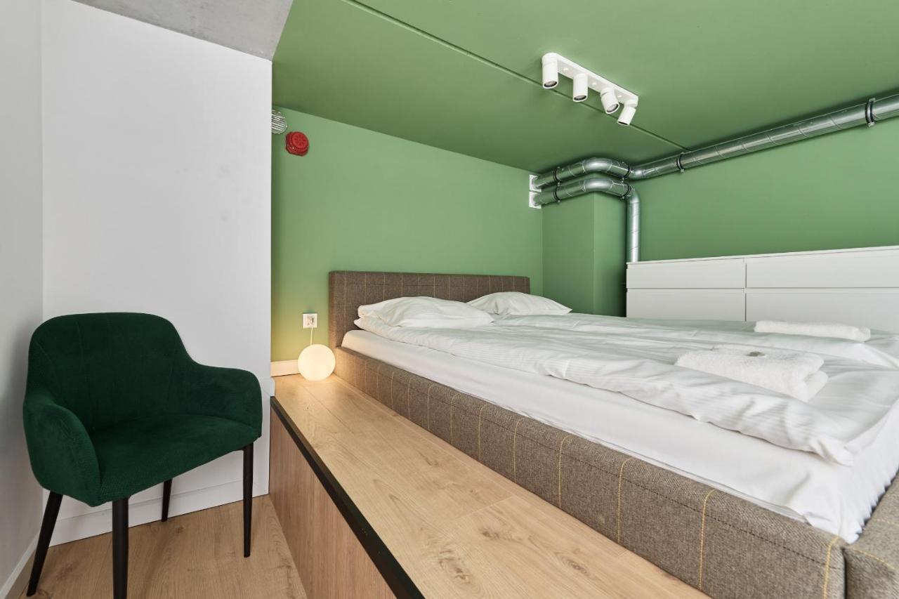 Mezzanine Studio Apartments Zarembowicza Wroclaw Airport By Renters Exterior photo