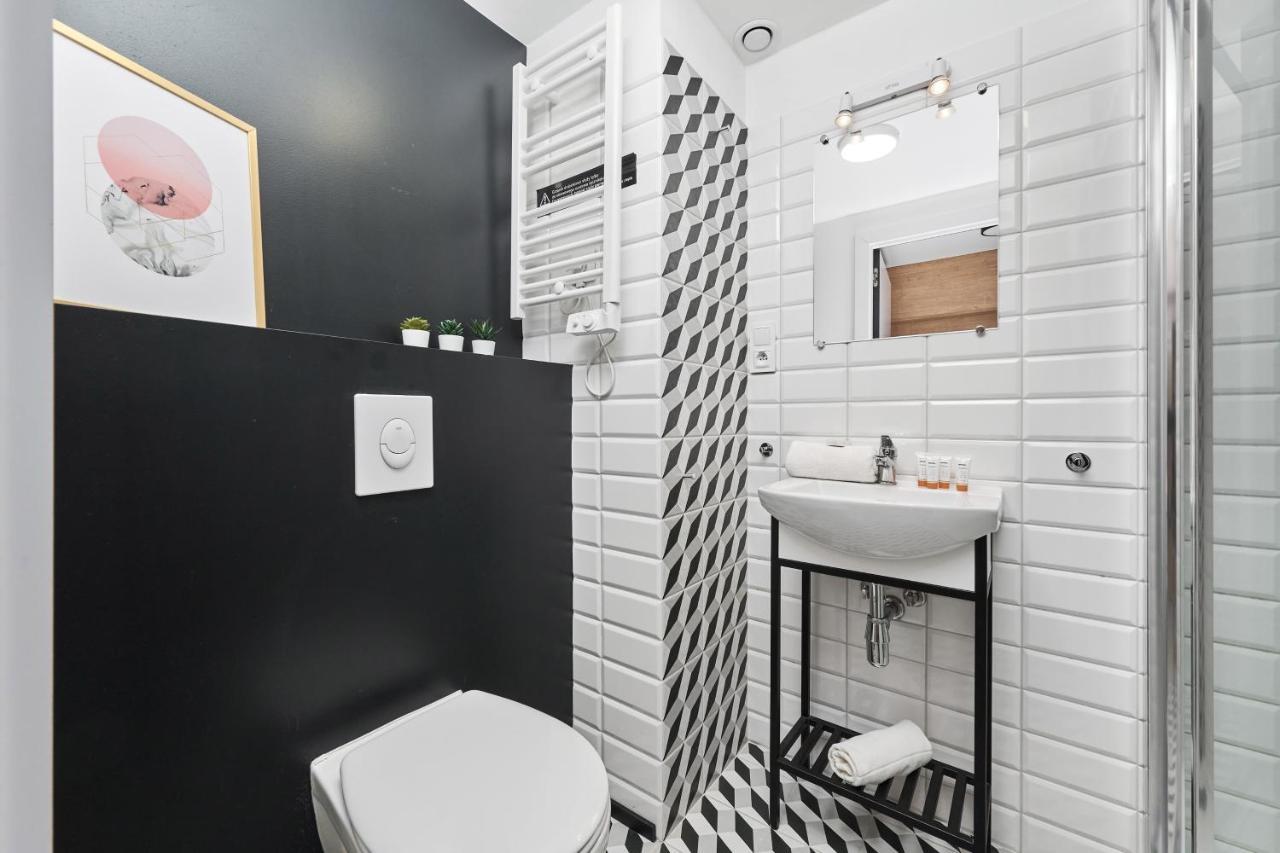Mezzanine Studio Apartments Zarembowicza Wroclaw Airport By Renters Exterior photo