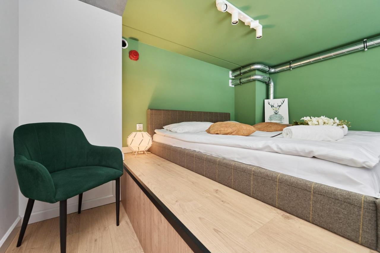 Mezzanine Studio Apartments Zarembowicza Wroclaw Airport By Renters Exterior photo